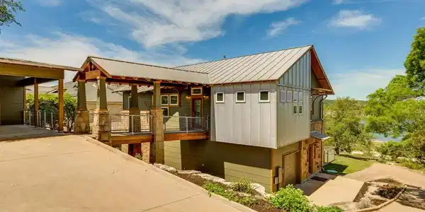216 Lakefront DR