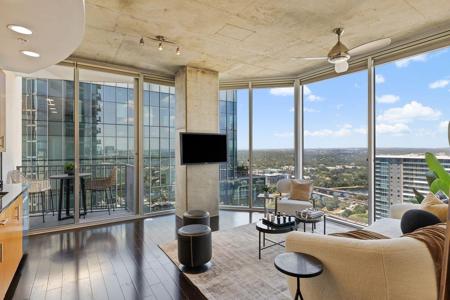 360 Nueces ST