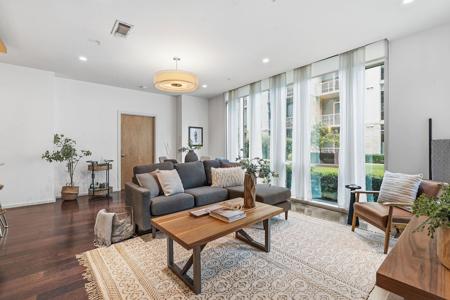 1600 Barton Springs RD
