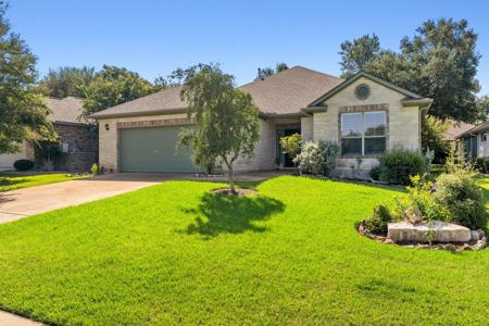 900 Heritage Oaks BND