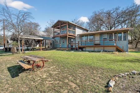 2401 De Soto DR