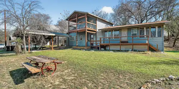 2401 De Soto DR