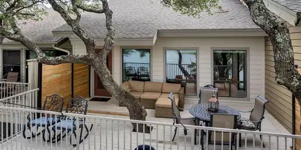 508 Harbor DR