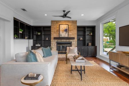 4703 Hickory HOLW