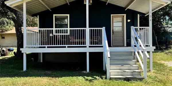 504 Lakewood DR