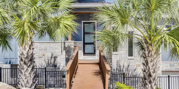 3422 Congress Ave