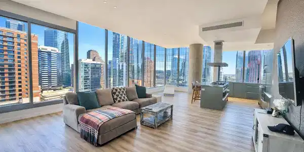 210 Lavaca ST
