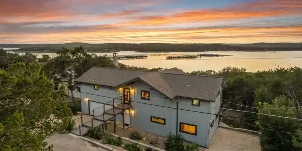 6300 Lakeshore DR