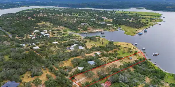 303 Lake View DR