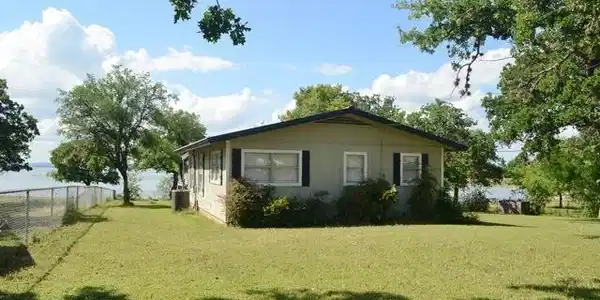 216 S Chaparral
