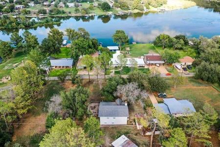 615 Sandy Harbor DR