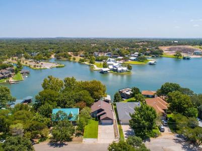 607 E Briarway DR