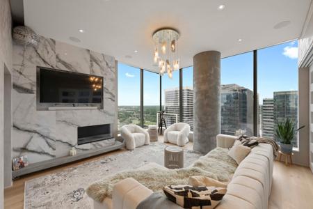 210 Lavaca ST