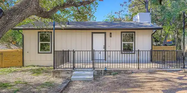 10710 Crestview DR