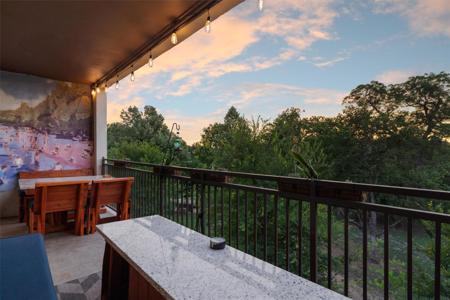 1900 Barton Springs RD