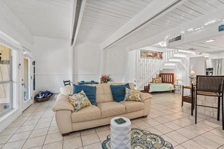 1709 Boyd LN