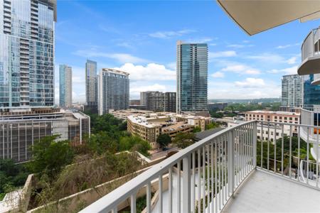 360 Nueces ST