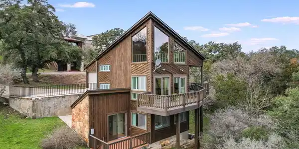 100 Center Cove II LOOP
