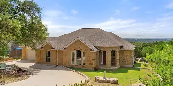 906 Daviot DR