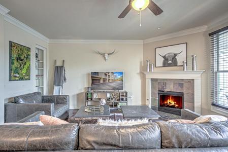 2226 Westlake DR