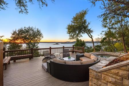 15907 Booth CIR