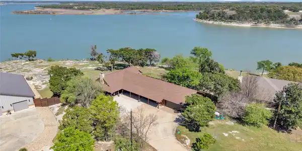 5597 Cliff LN