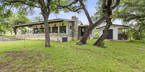 160 Lake Shore DR
