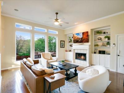 2813 De Soto DR
