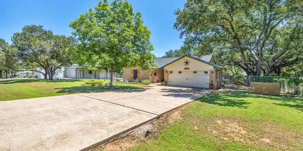 22211 Briarcliff DR