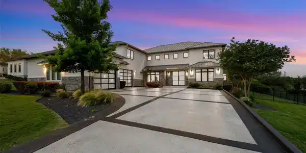 901 Cypress Grove DR