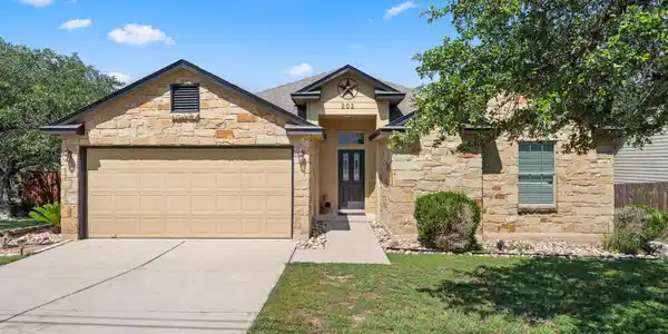 202 Dunkeld DR