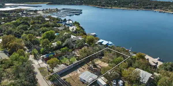 16453 Lake LOOP