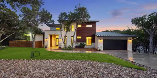 21007 Buena Vista