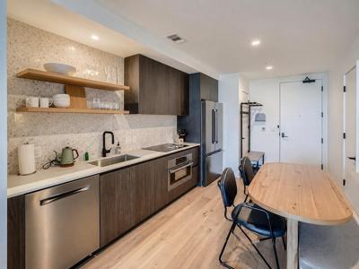 48 E East Ave