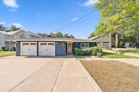 1112 SW Pecan DR SW