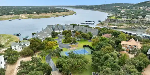 903 Cat Hollow Club DR