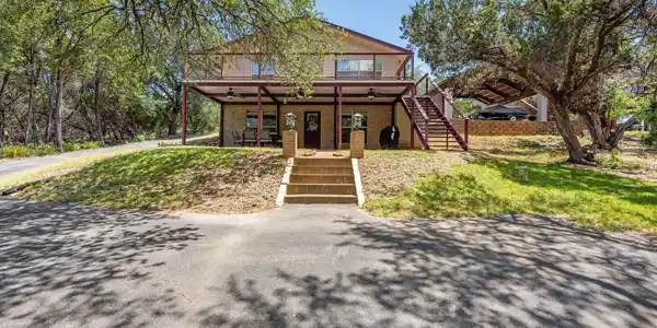 1105 Edgewater DR