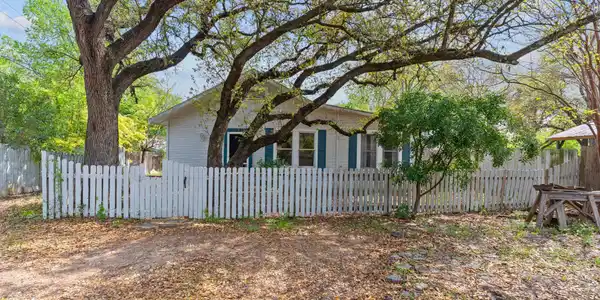 18309 Lake Oaks DR