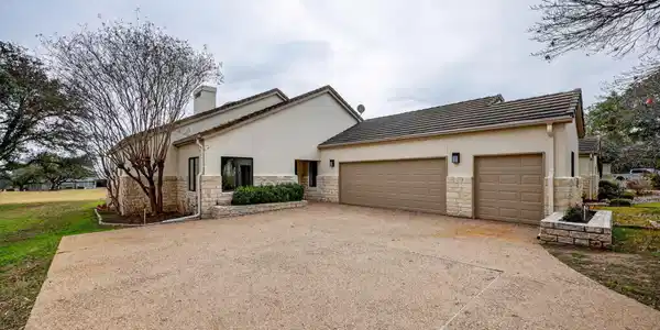 2405 Founders CIR