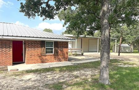 895 Lakeview DR