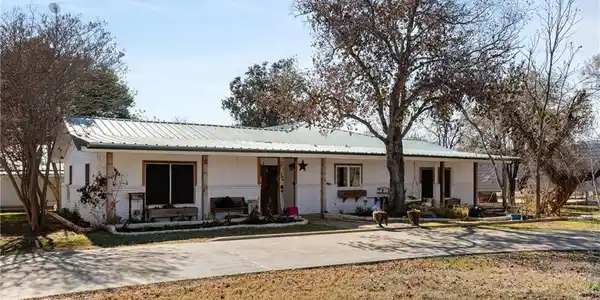 204 Cedar DR