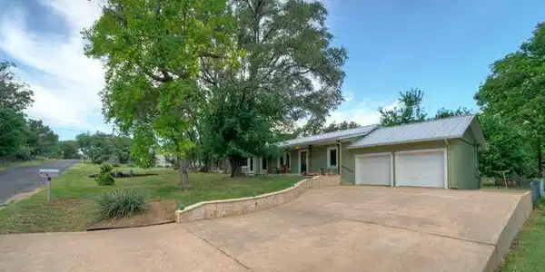 5606 Longhorn LNDG