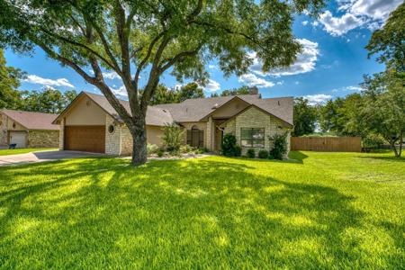 250 Meadowlakes DR