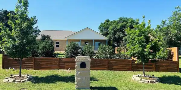 18322 Lake Oaks DR