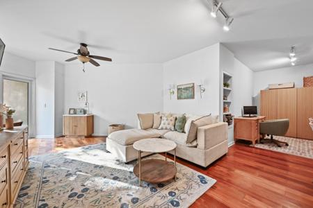 54 Rainey ST