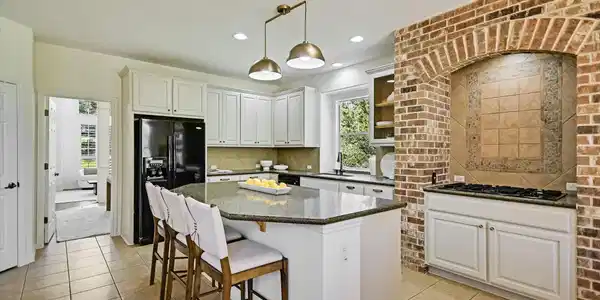 17120 Northlake Hills DR