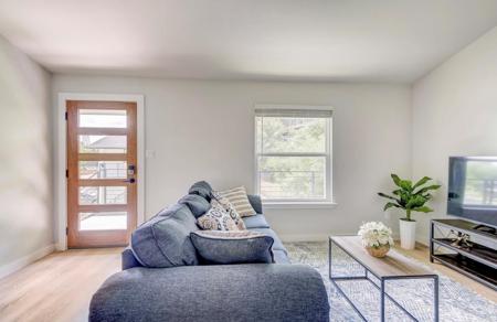 1205 Hollow creek DR