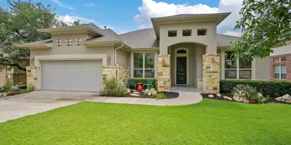204 Lake Como DR