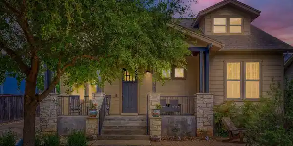2913 Chisholm TRL