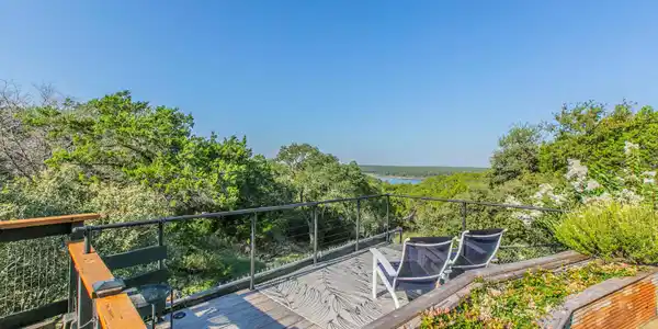 15927 Brazos DR